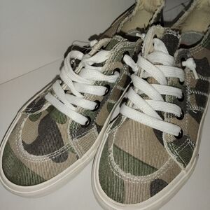 Jellypop Camouflage Sneakers
